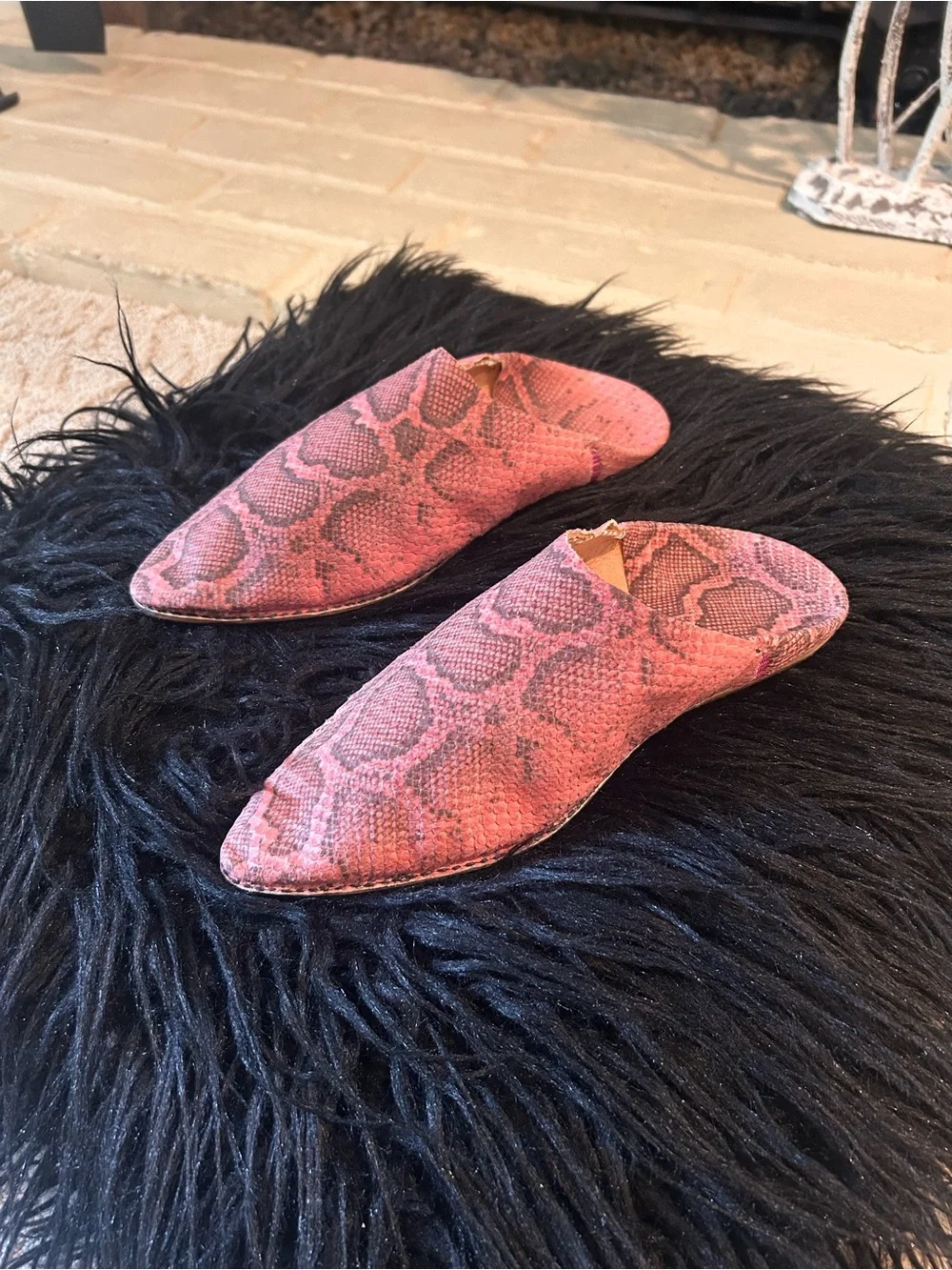 Pink Snake-Skin Pointed Toe Mules - Picture 2 of 6